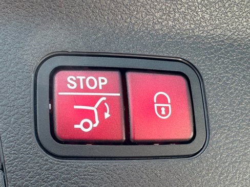 Used 2021 Mercedes-Benz GLS 450 4MATIC image 16