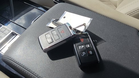 Used 2018 Land Rover Discovery HSE image 36
