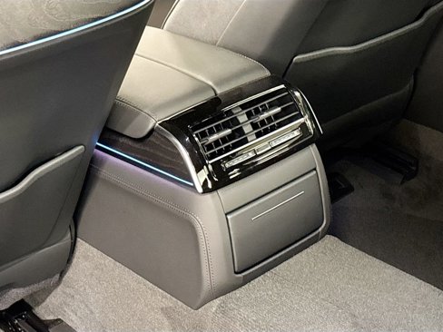 New 2025 Audi A8 L 3.0T image 17