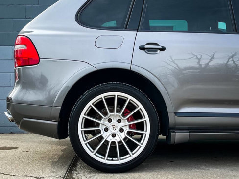 Used 2010 Porsche Cayenne GTS image 12