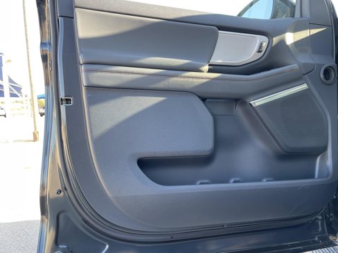 New 2025 Ford Expedition Active image 23