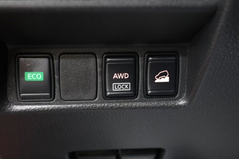 Used 2015 Nissan Rogue SV image 26