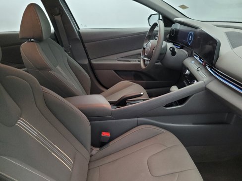 Used 2024 Hyundai Elantra SEL image 21