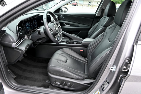 Used 2024 Hyundai Elantra Limited image 25