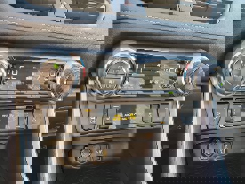 New 2025 Toyota RAV4 XLE image 13