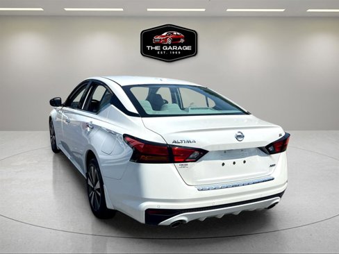 Used 2020 Nissan Altima 2.5 SV image 3