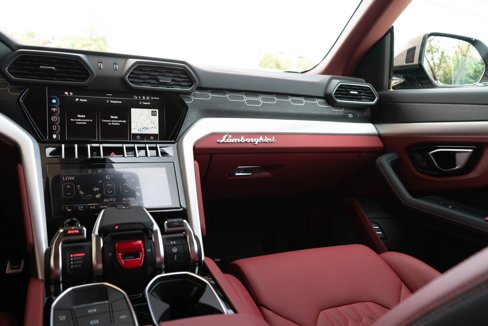 Used 2024 Lamborghini Urus S image 47