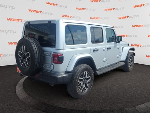 Used 2024 Jeep Wrangler Sahara image 5