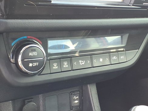 Used 2016 Toyota Corolla L image 8