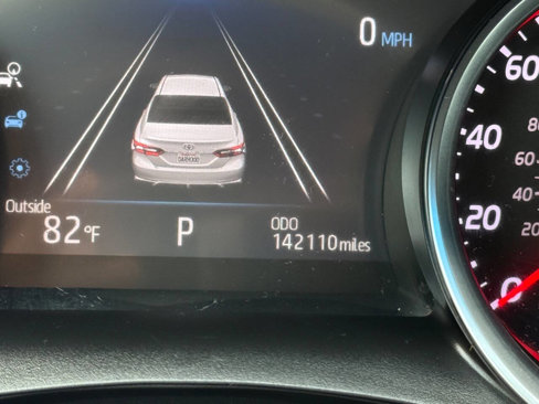 Used 2018 Toyota Camry XSE image 11