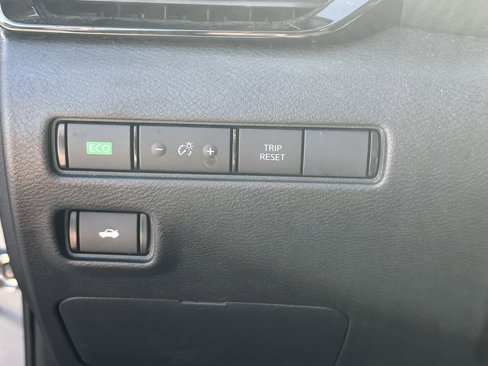 Used 2024 Nissan Sentra SR w/ SR Premium Package image 11
