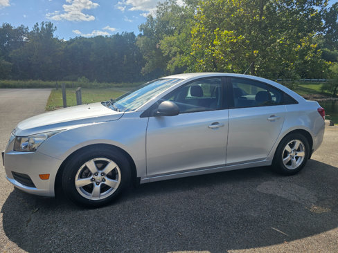 Used 2014 Chevrolet Cruze LS image 11