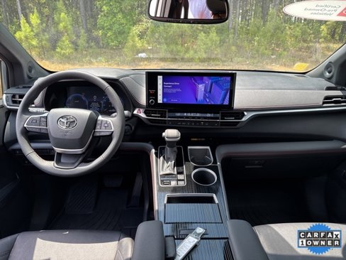 Used 2025 Toyota Sienna XSE image 19
