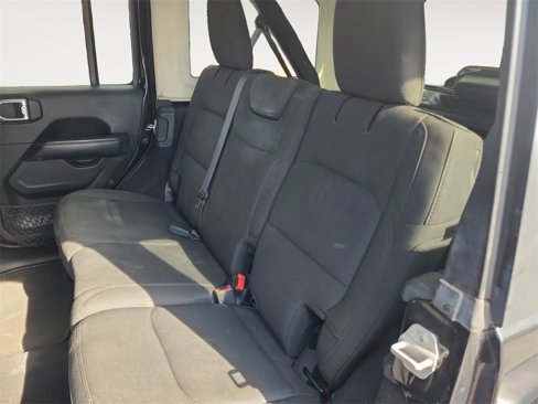 Used 2020 Jeep Wrangler Unlimited Sahara image 13