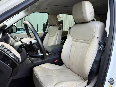 Used 2020 Land Rover Discovery Landmark image 19