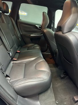 Used 2016 Volvo XC60 T5 Premier w/ Proximity Package image 31