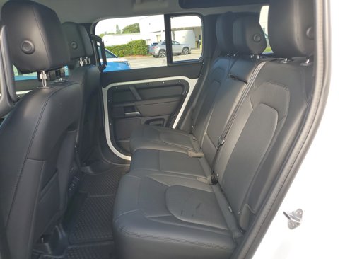 Used 2025 Land Rover Defender 110 S image 8