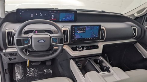 New 2025 Ford Expedition Active image 4