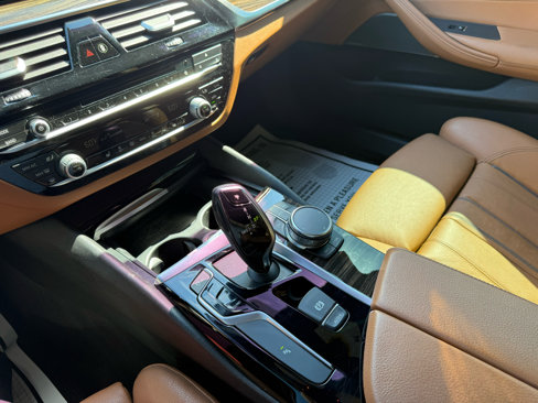 Used 2018 BMW 540i w/ Premium Package image 13