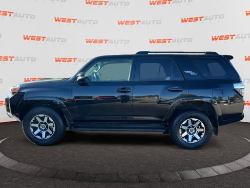 Used 2024 Toyota 4Runner TRD Off-Road Premium image 2