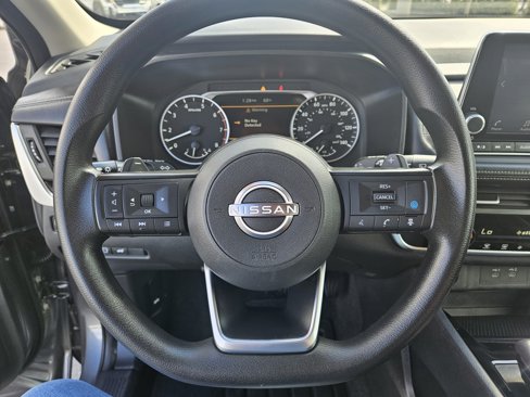 Used 2024 Nissan Rogue SV image 16