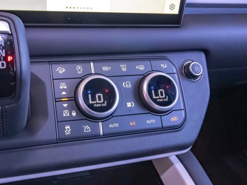 New 2025 Land Rover Defender 110 S image 27