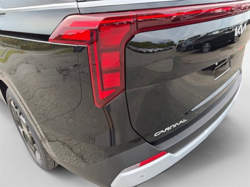 New 2026 Kia Carnival EX image 19