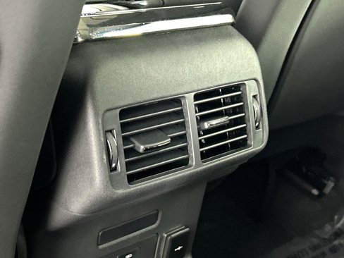 Certified 2025 Land Rover Range Rover Velar S image 28
