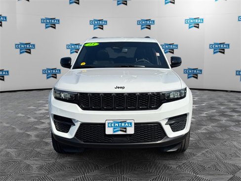 Certified 2023 Jeep Grand Cherokee Altitude image 9
