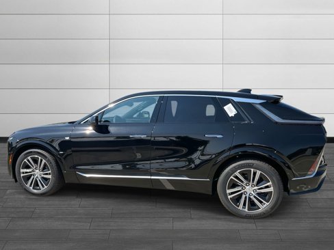 New 2026 Cadillac Lyriq Luxury image 2