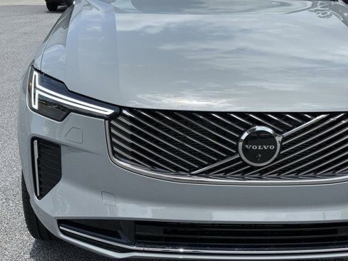 New 2026 Volvo XC90 B6 Plus w/ Protection Package Premier image 14