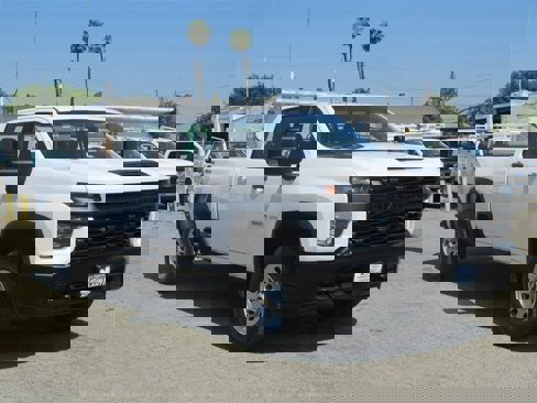 Used 2021 Chevrolet Silverado 2500 W/T image 1