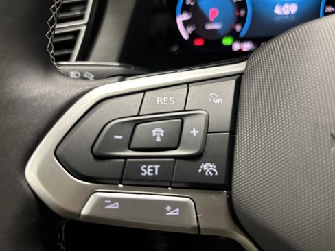 New 2026 Volkswagen Atlas Cross Sport SE image 26
