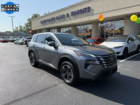 Used 2024 Nissan Rogue SV image 1