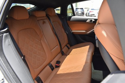Used 2023 BMW X6 xDrive40i w/ M Sport Package image 17