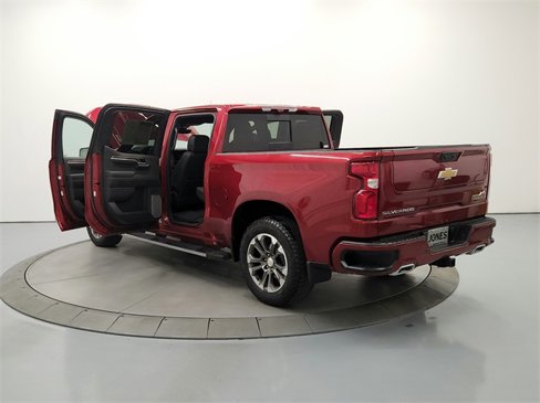 Used 2025 Chevrolet Silverado 1500 High Country w/ Technology Package image 14