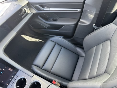 New 2025 Porsche Taycan image 18