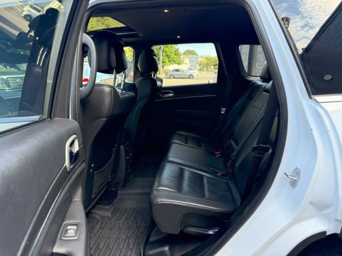Used 2018 Jeep Grand Cherokee Limited image 17