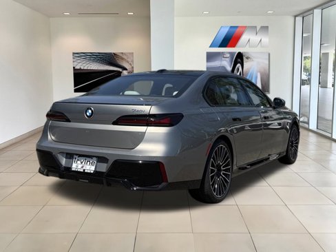 New 2026 BMW 740i w/ Executive Package image 6