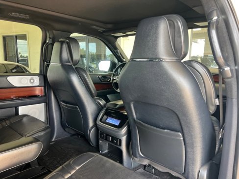 Used 2022 Lincoln Navigator L Reserve image 34