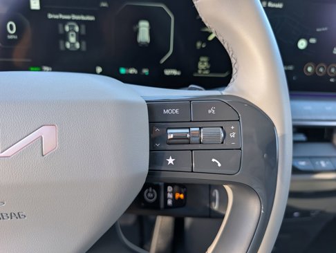 Used 2024 Kia EV9 Land image 27