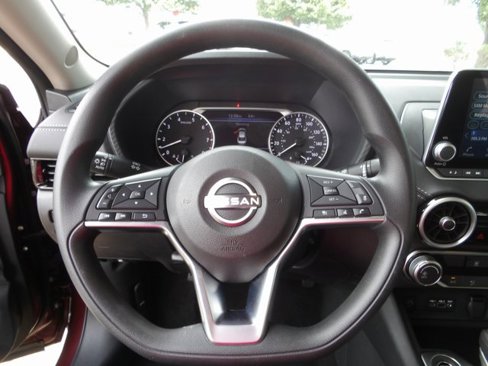 Certified 2025 Nissan Sentra SV image 31