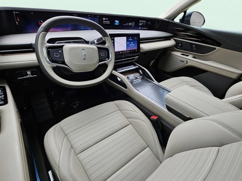 New 2025 Lincoln Nautilus Reserve image 18