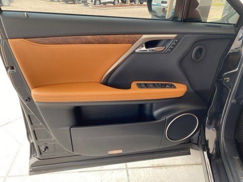 Used 2022 Lexus RX 350L FWD w/ Premium Package image 9