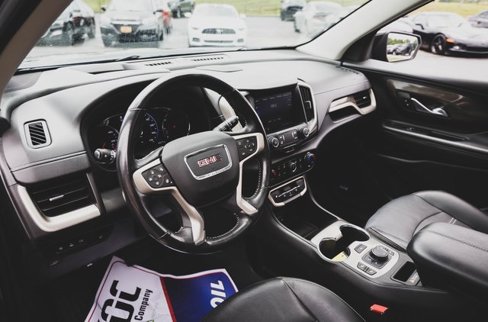 Used 2022 GMC Terrain Denali image 2