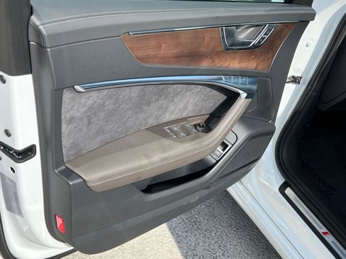 New 2025 Audi A6 3.0T Prestige image 10