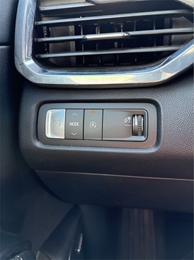 Used 2025 GMC Acadia Elevation image 23