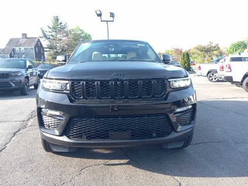 New 2025 Jeep Grand Cherokee Limited w/ Luxury Tech Group II image 2