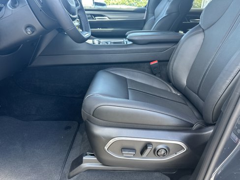New 2025 Jeep Wagoneer L Series II image 11