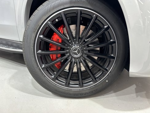New 2026 Mercedes-Benz GLS 63 AMG 4MATIC image 9
